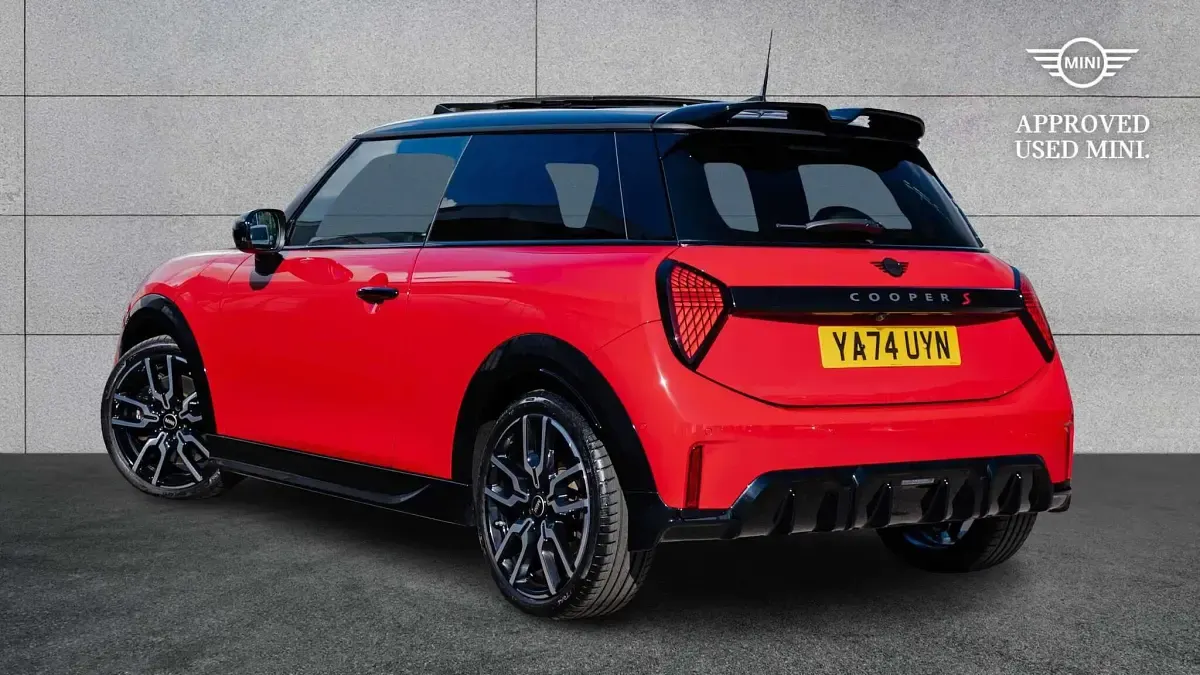 Used Mini Cooper S Hatch 201 HP (147 kW) 2025 Red Hatchback