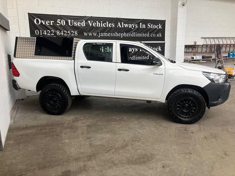 Used Toyota HiLux Active 2020 White Pickup