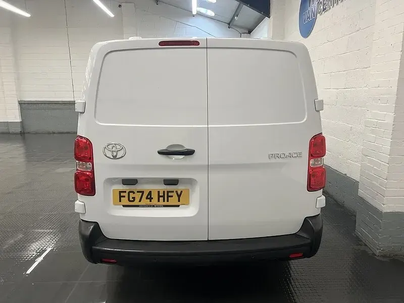 Used Toyota Proace 143 HP (105 kW) 2024 White MPV