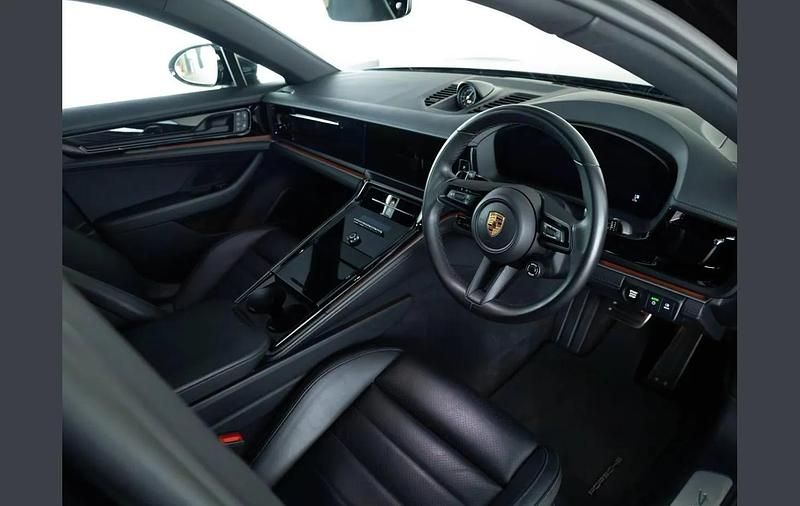 Usado Porsche Panamera 464 HP (341 kW) 2024 Preto Citadino