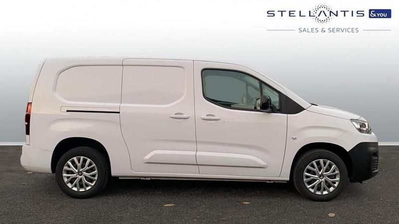 Used 2024 Citroën Berlingo | £14,495 (Super price) - Image 1/4