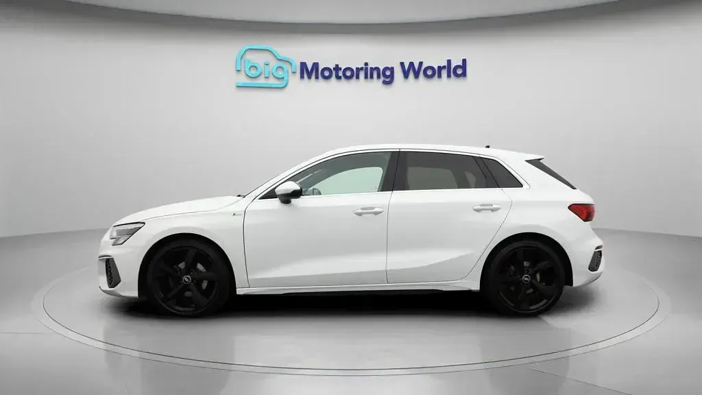 Used Audi A3 Sportback S-Line 150 HP (110 kW) 2021 White Hatchback