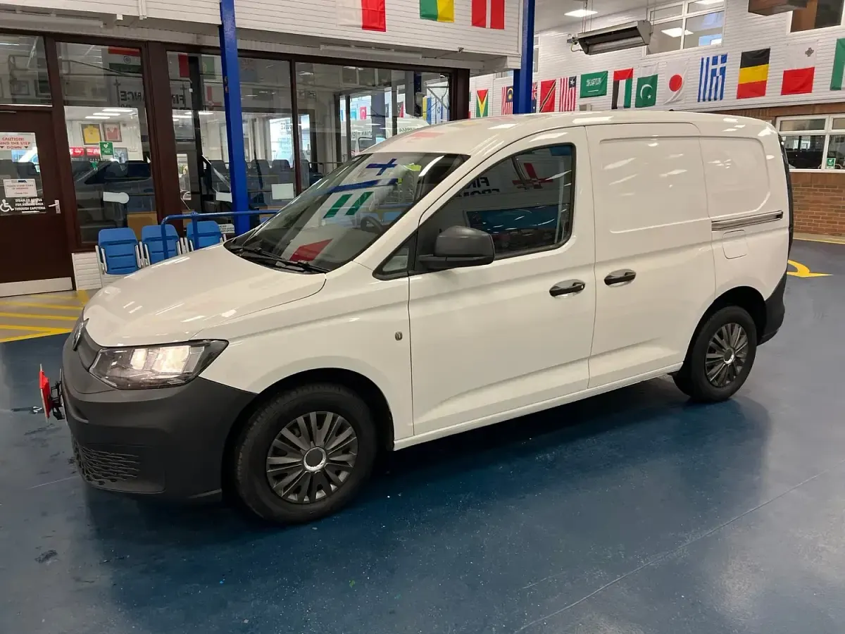 Used VW Caddy 102 HP (75 kW) 2022 White MPV