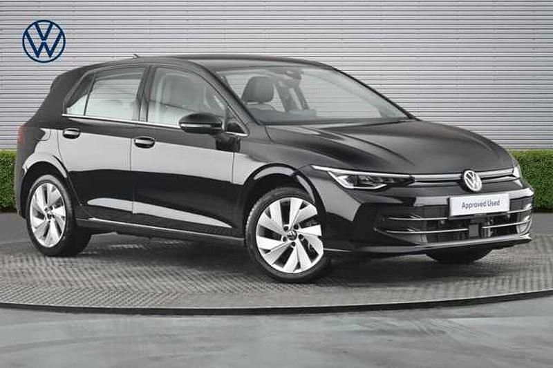 Nouă VW Golf VIII 204 CP (150 kW) 2025