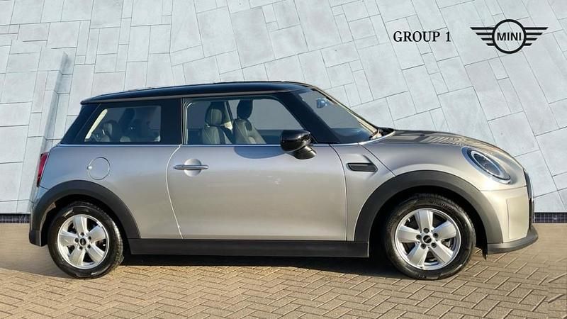 Used Mini Cooper Classic 134 HP (98 kW) 2023 Silver Hatchback