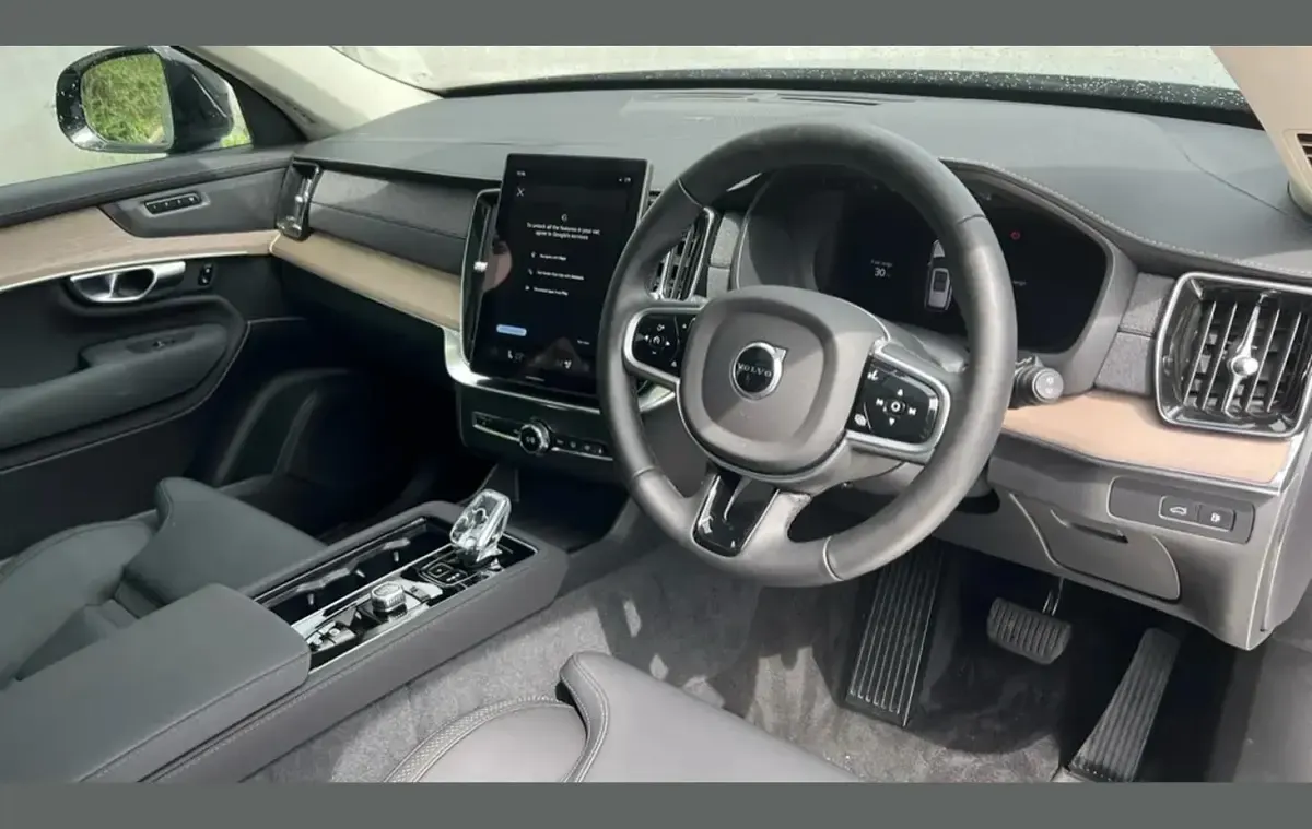 Used Volvo XC90 Plus 455 HP (334 kW) 2025 Metallic  vapour grey SUV