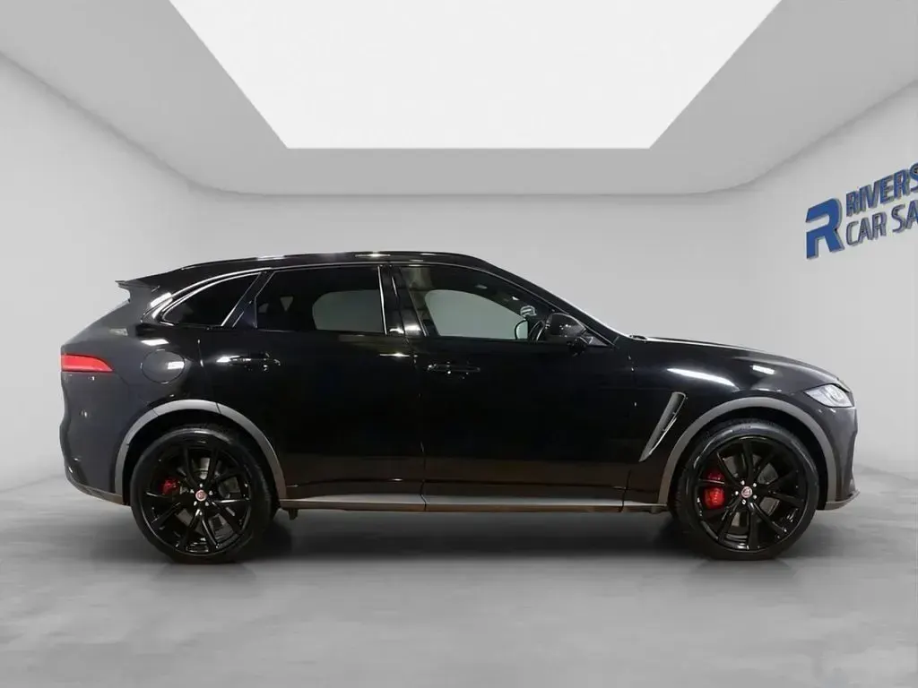 Used Jaguar F-Pace SVR 550 HP (404 kW) 2020 Black SUV