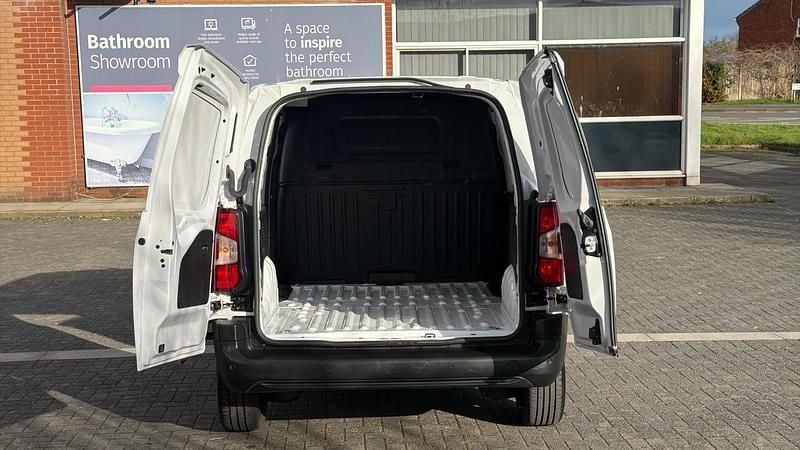 Used Peugeot Partner 131 HP (96 kW) 2024 MPV