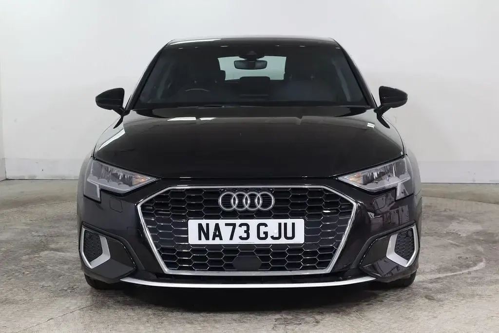 Usado Audi A3 e-tron Sport 2023 Negro Utilitario