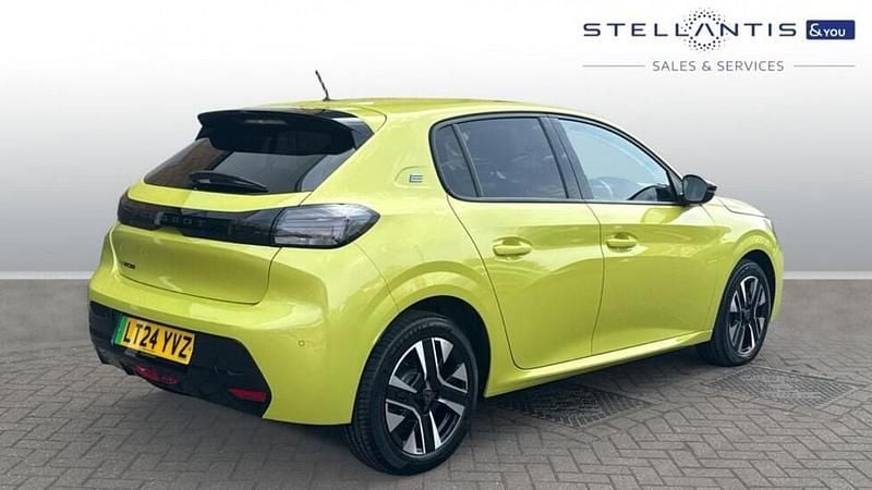 Used Peugeot e-208 Style 98 kW (134 HP) 2024 Yellow Hatchback