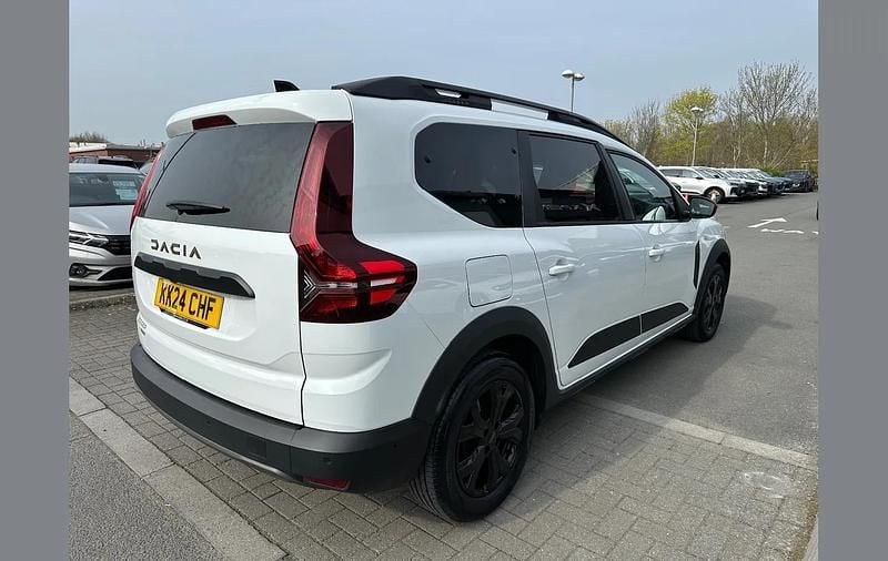 Used Dacia Jogger Extreme 139 HP (102 kW) 2024 White MPV