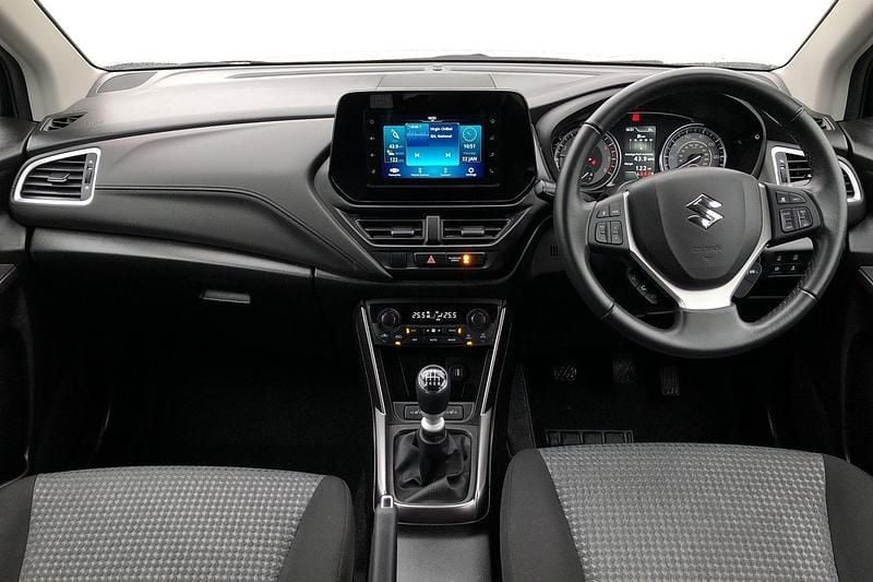 Used Suzuki SX4 129 HP (94 kW) 2024 White Hatchback