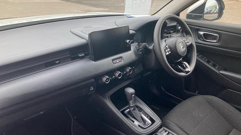 Used Honda HR-V Elegance 131 HP (96 kW) 2024 White SUV