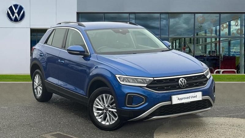 Used VW T-Roc Life 150 HP (110 kW) 2023 Ravenna blue SUV