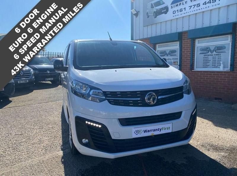 Used Vauxhall Vivaro S 100 HP (73 kW) 2023 White MPV