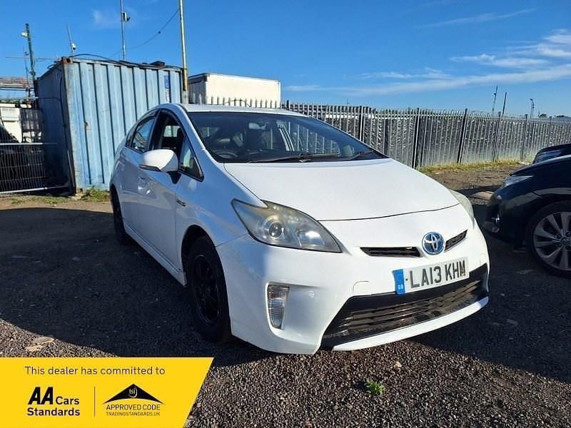 White Used 2018 Toyota Prius Hatchback | £2,995 (Fair price) - Image 1/4