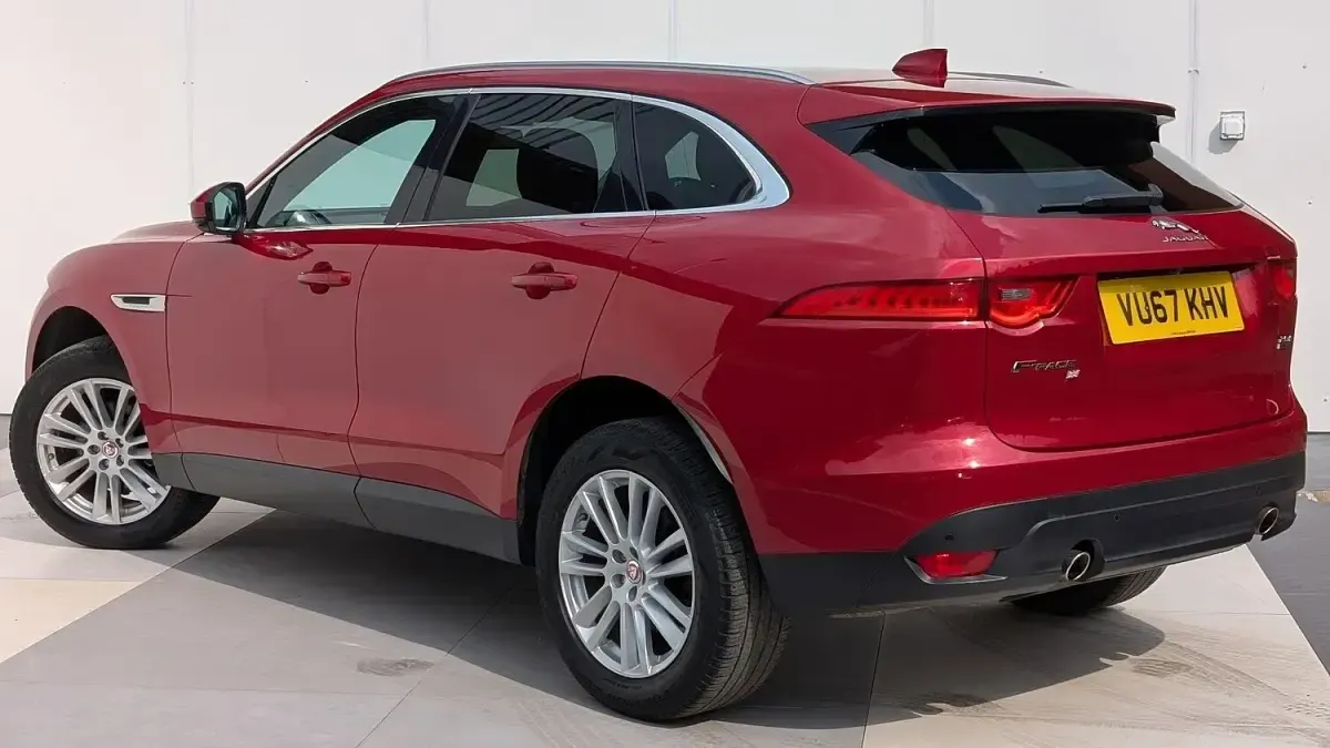 Used Jaguar F-Pace Portfolio 240 HP (176 kW) 2017 Red SUV