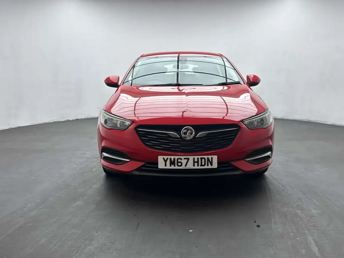 Used Vauxhall Insignia Design Edition 2018 Red Hatchback