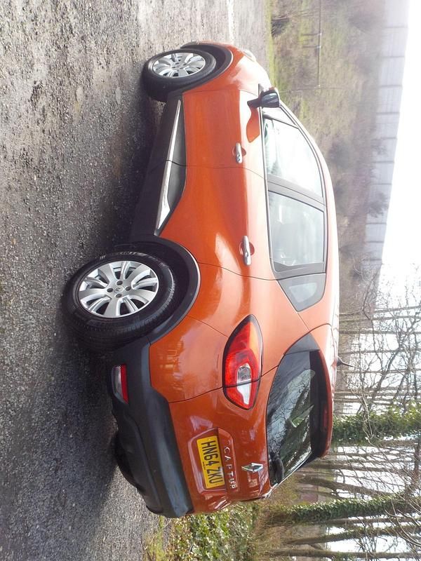 Used Renault Captur Expression+ 90 HP (66 kW) 2014 Orange SUV