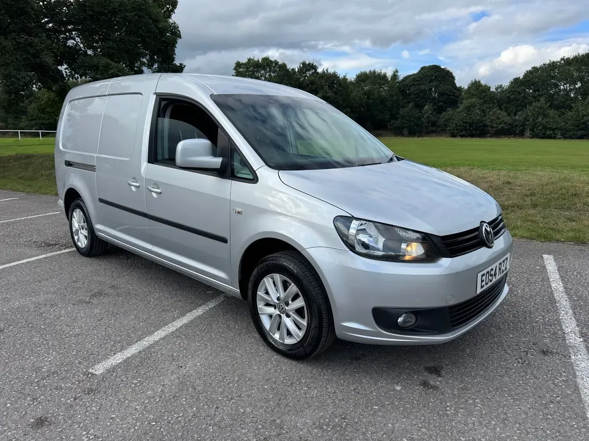 Used VW Caddy Maxi Highline 102 HP (75 kW) 2014 Silver MPV