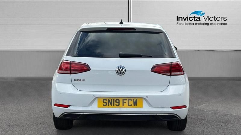 Used VW Golf VII Life 130 HP (95 kW) 2019 White Hatchback