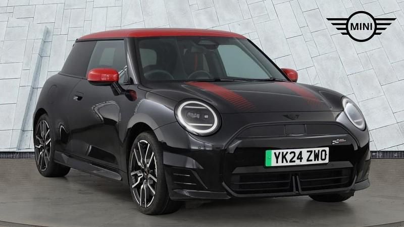 Used Mini Cooper Hatch 133 kW (181 HP) 2024 Black Hatchback