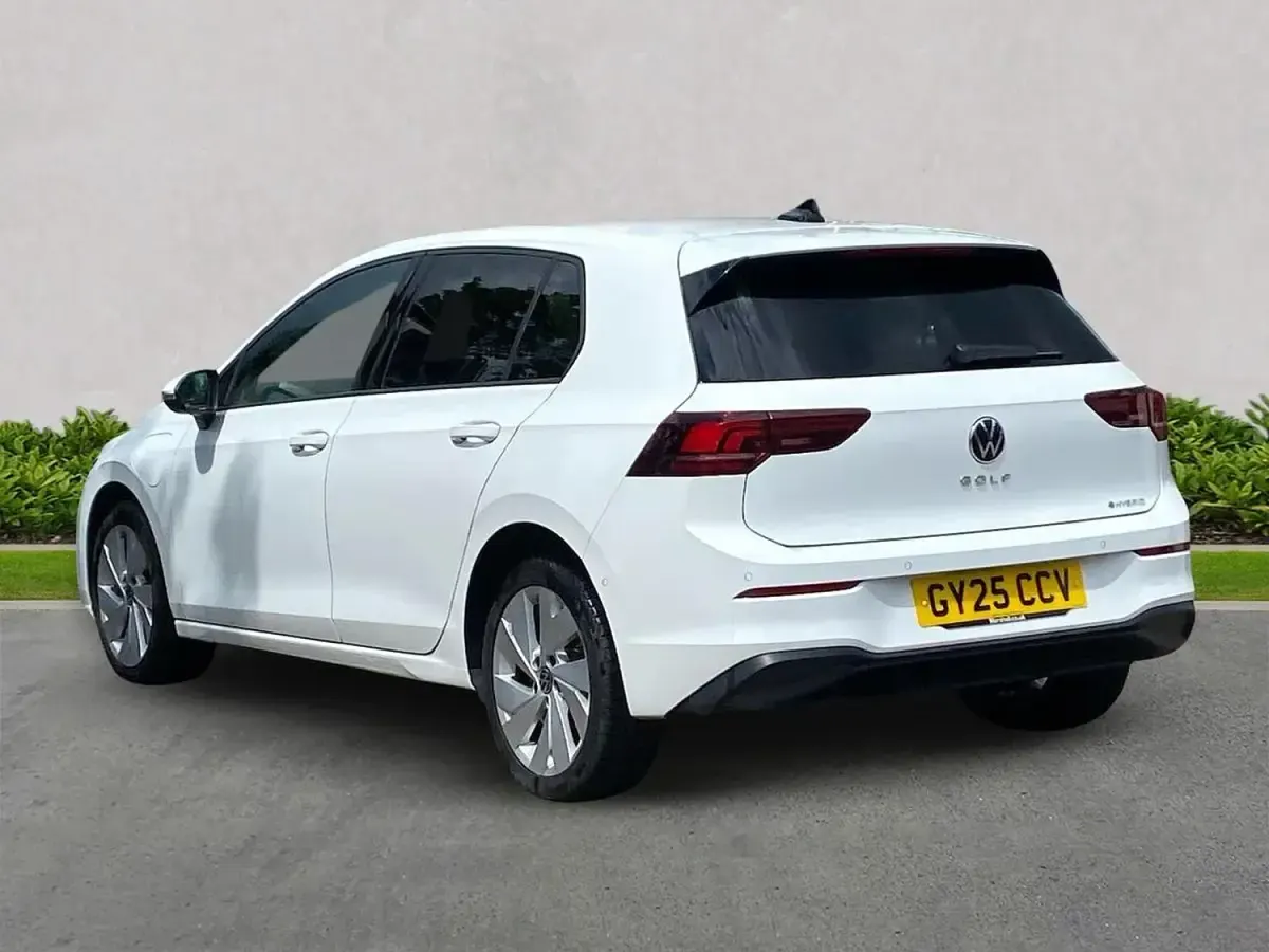 Używany VW Golf VIII Match 204 KM (150 kW) 2025 Biały Hatchback