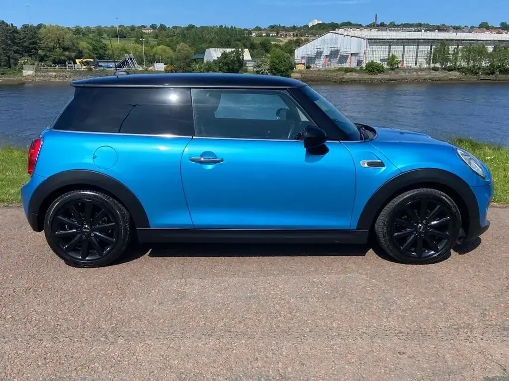 Used Mini Cooper D Hatch 116 HP (85 kW) 2017 Blue Hatchback