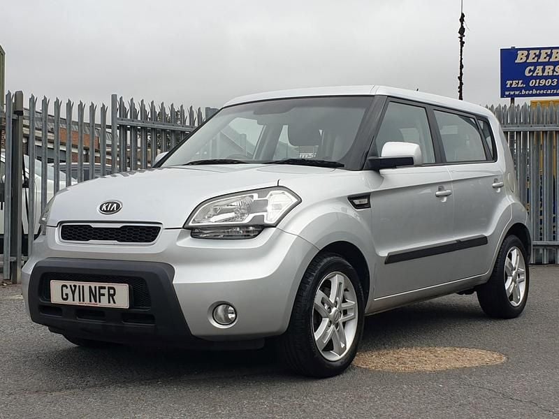 Silver Used 2011 Kia Soul 2 SUV | £4,995 (Fair price) - Image 1/4