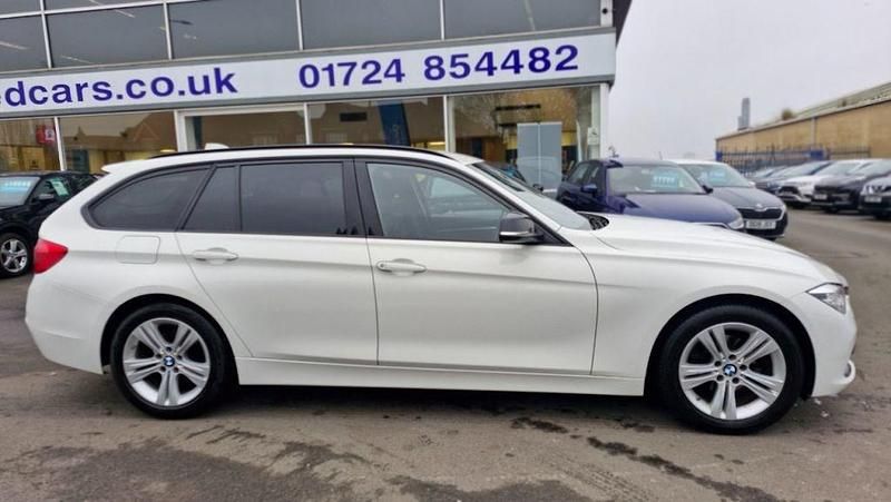 Used BMW 318 Sport Line 2018 White Estate
