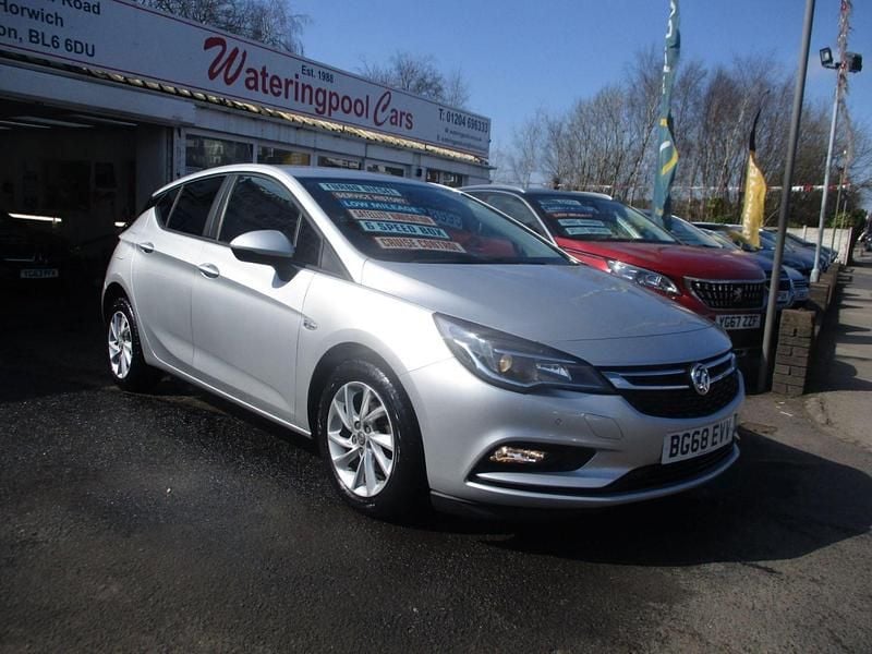 Silver Used 2018 Vauxhall Astra S Hatchback | £7,995 (Good price) - Image 1/4