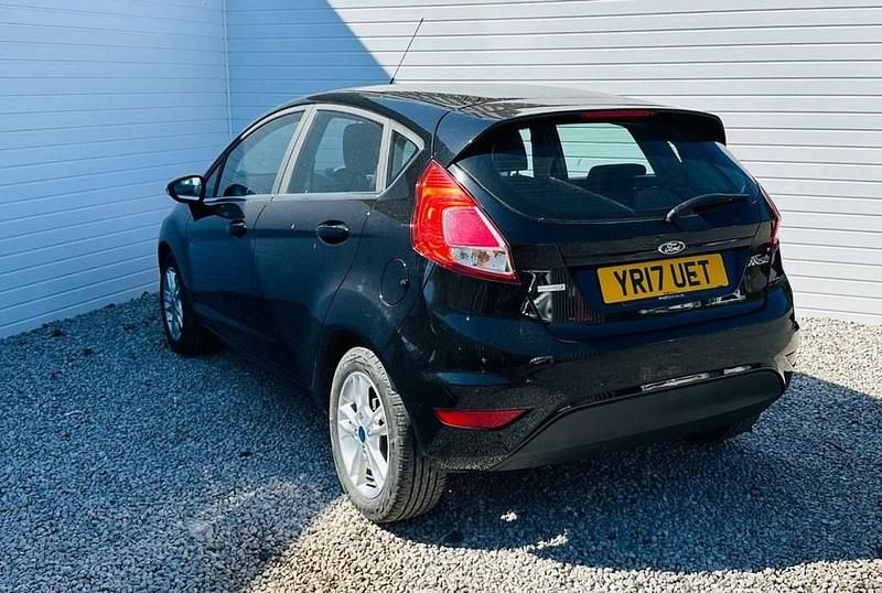 Usado Ford Fiesta Zetec 2017 Preto Citadino