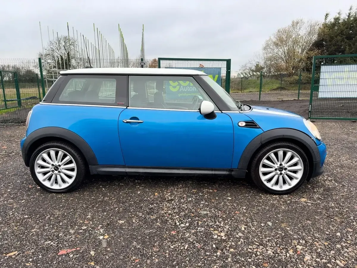 Used Mini Cooper Hatch 122 HP (89 kW) 2011 Blue Hatchback