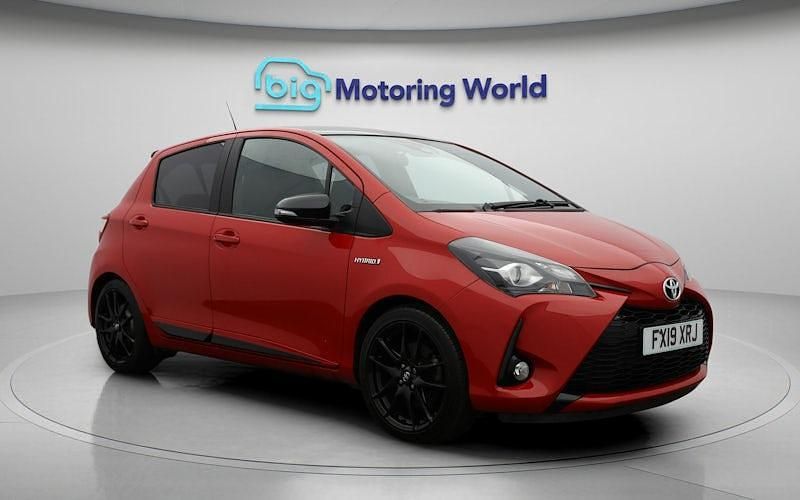 Used 2019 Toyota Yaris Hybrid Sport Hatchback | £11,900 (Good price) - Image 1/4