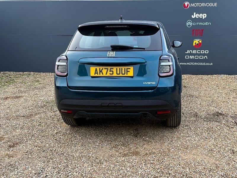 Nowe Fiat 600 99 KM (72 kW) 2026 Niebieski SUV