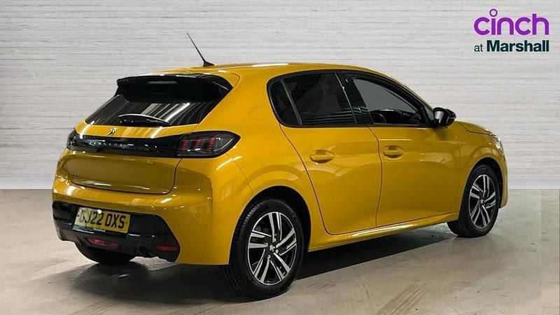 Used Peugeot 208 Allure Premium 100 HP (73 kW) 2022 Yellow Hatchback