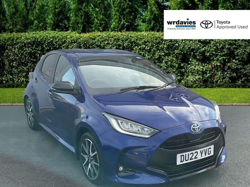 Blue Used 2022 Toyota Yaris Hybrid Hatchback | £16,495 (Fair price) - Image 1/4