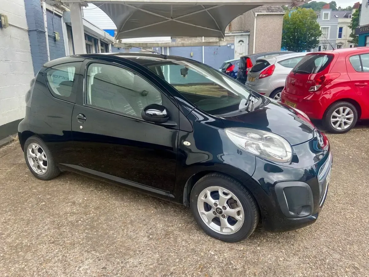 Used Citroën C1 68 HP (50 kW) 2013 Black Hatchback