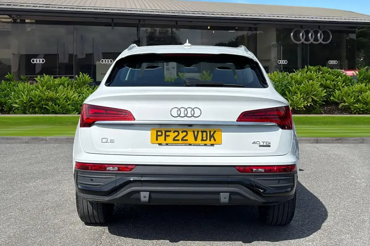 Used Audi Q5 Sport 204 HP (150 kW) 2022 White SUV