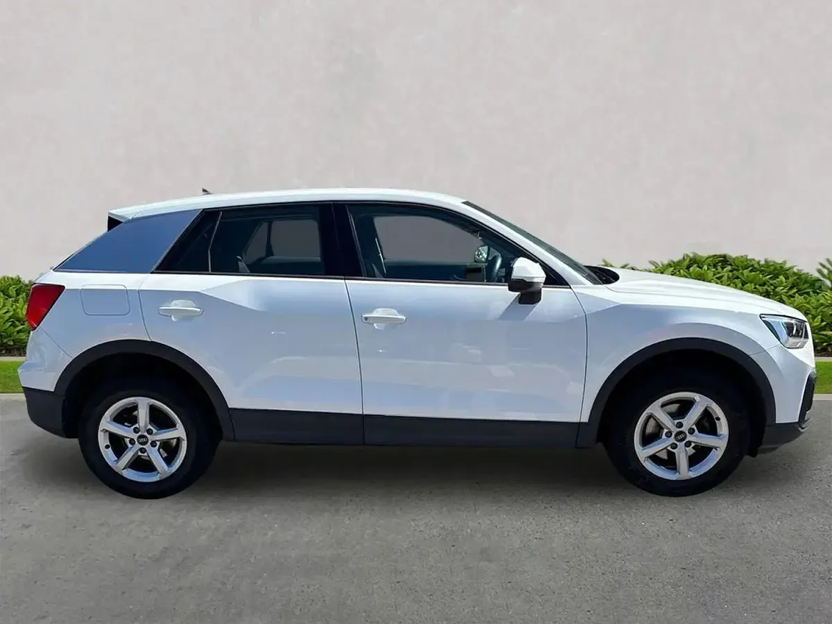 Used Audi Q2 Design 110 HP (80 kW) 2021 White SUV