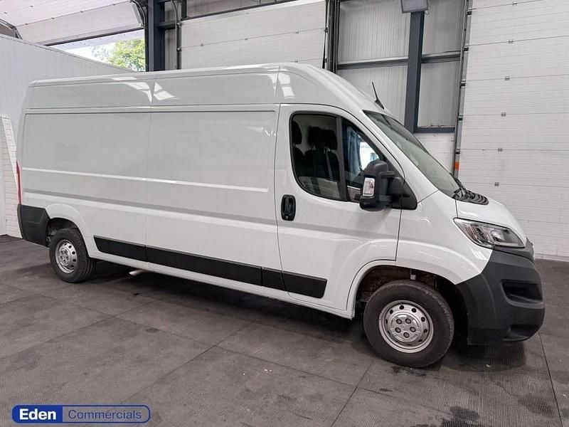 White Used 2024 Vauxhall Movano Van | £18,490 (Fair price) - Image 1/4