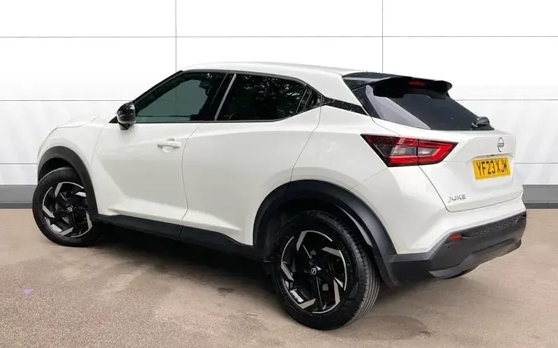 Usado Nissan Juke N-Connecta 114 HP (83 kW) 2023 Branco SUV