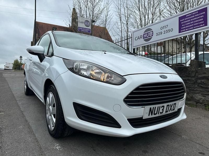 Used Ford Fiesta Style 82 HP (60 kW) 2013 White Hatchback
