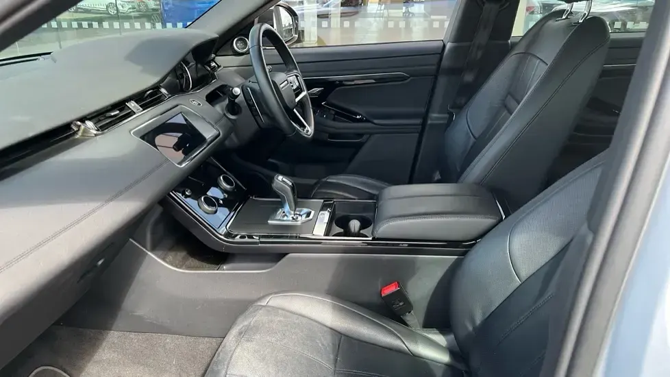 Used Land Rover Range Rover evoque SE Dynamic 309 HP (227 kW) 2023 Solid  fuji white SUV