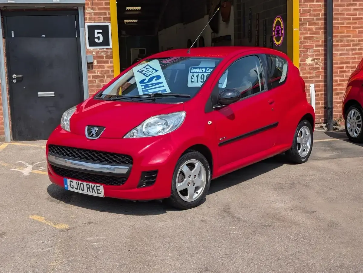 Used Peugeot 107 68 HP (50 kW) 2010 Red Hatchback