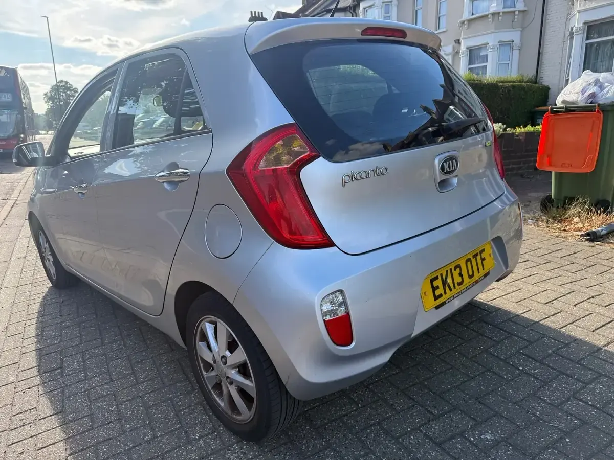 Used Kia Picanto 85 HP (62 kW) 2013 Silver Hatchback