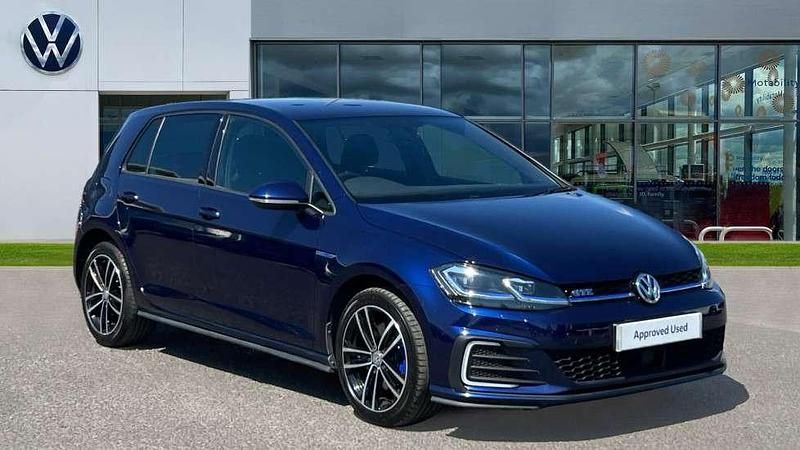 Atlantic blue metallic Used 2017 VW Golf VII GTE Hatchback | £15,416 (A bit pricey) - Image 1/4