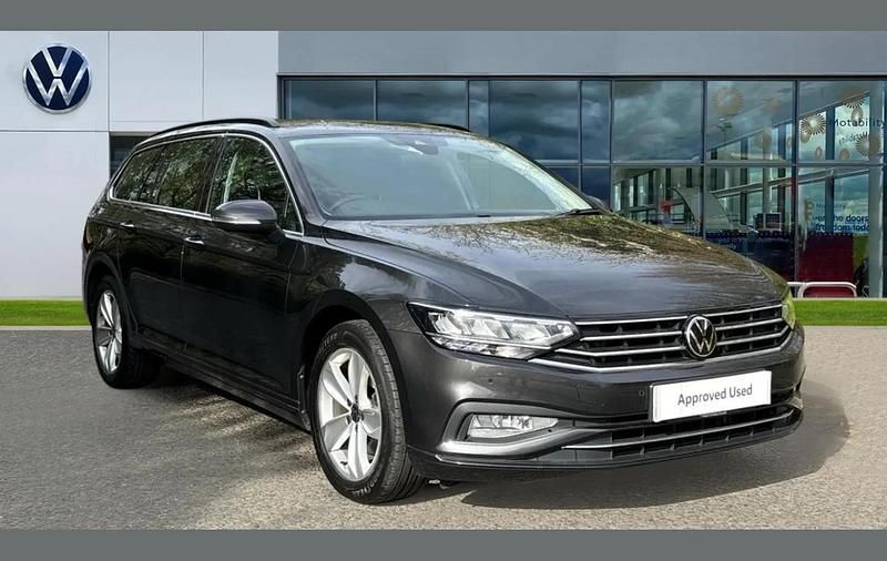 Used VW Passat SE 150 HP (110 kW) 2022 Grey Estate