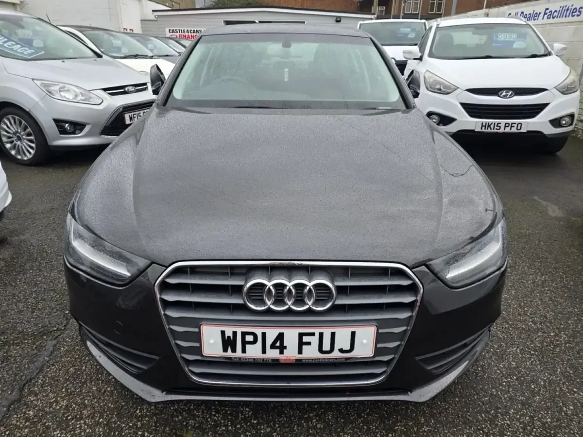 Używany Audi A4 Sport 163 KM (119 kW) 2014 Szary Sedan/Limuzyna