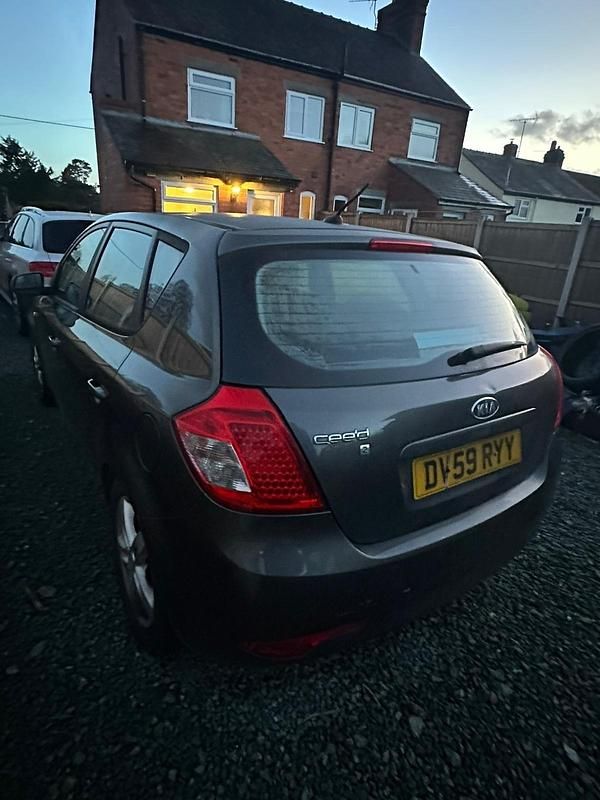 Used Kia Ceed 2009 Grey Hatchback
